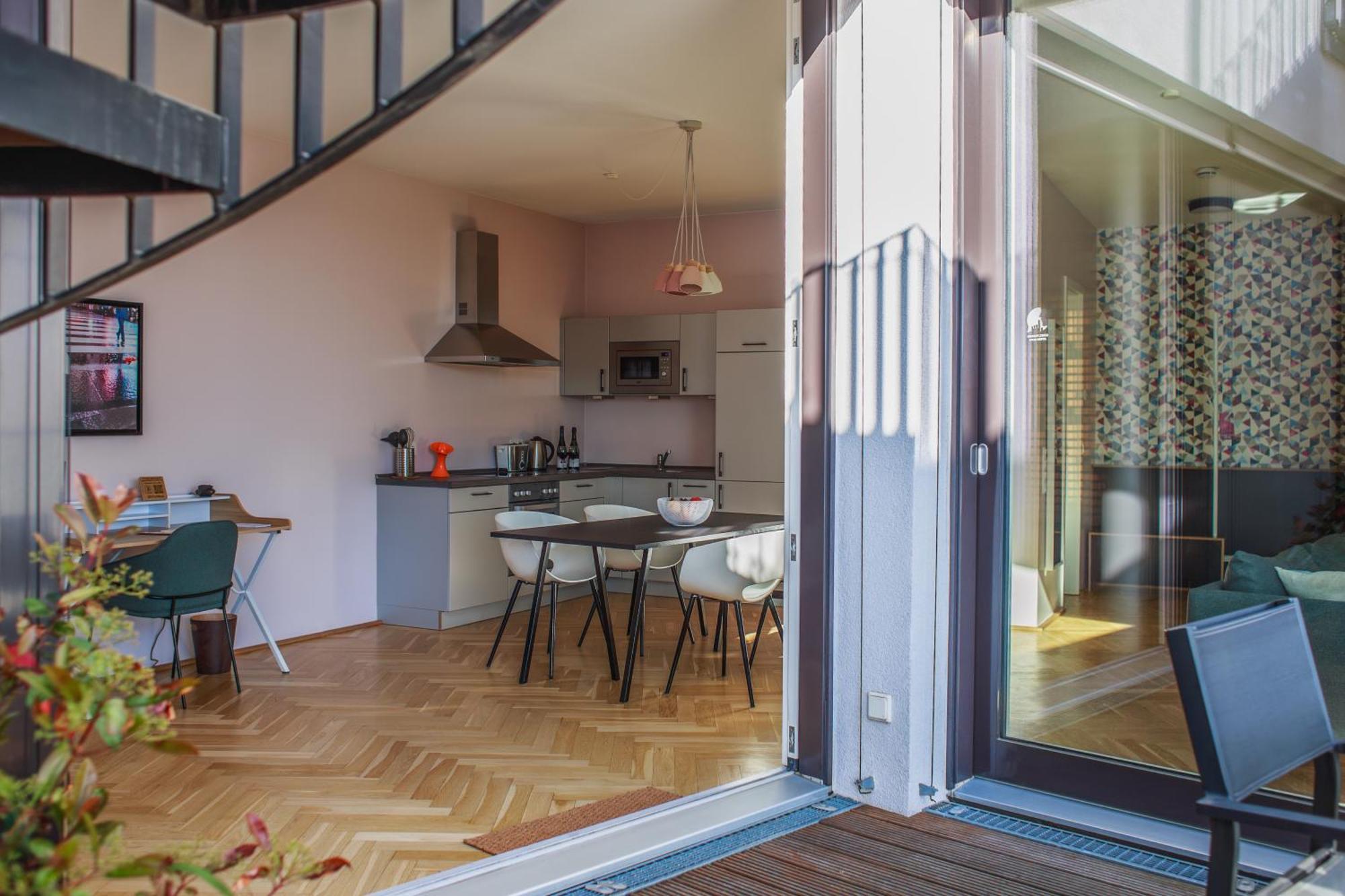 The Circus Apartments — Photos 1